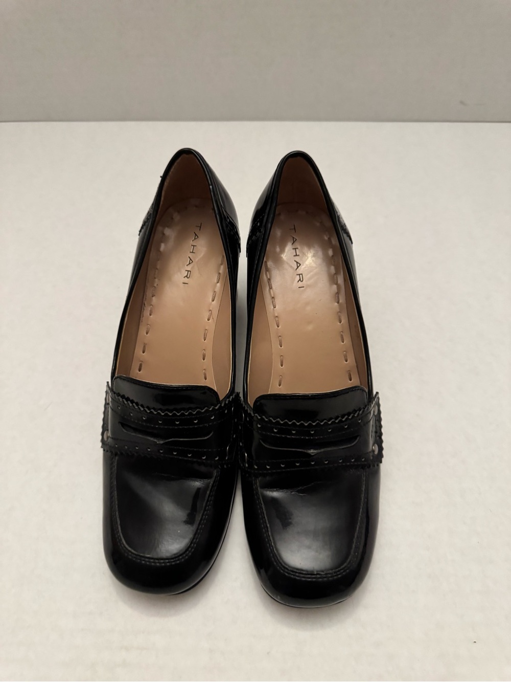 Tahari Logan Black Patent Heeled Penny Loafers Size 7.5M Classic Career - Picture 5 of 12